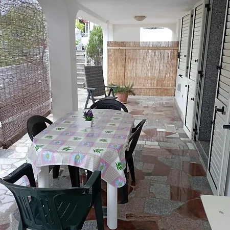 Apartment Meridiana 3 *